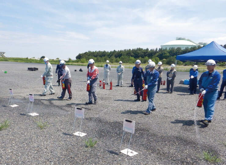 消火器訓練の様子の写真